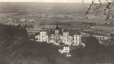 Jezeří – pohled na zámek a krajinu – nedatováno.